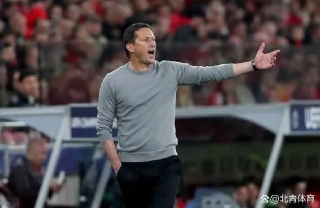 ”演员刘蕾演员谢予望虹影导演在杀青宴深情致辞，潸然泪下感谢了各位主创及剧组大家庭每一位的辛勤付出