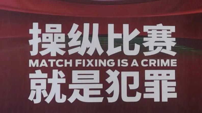 然而神秘男人的到来打碎了她们来之不易的幸福